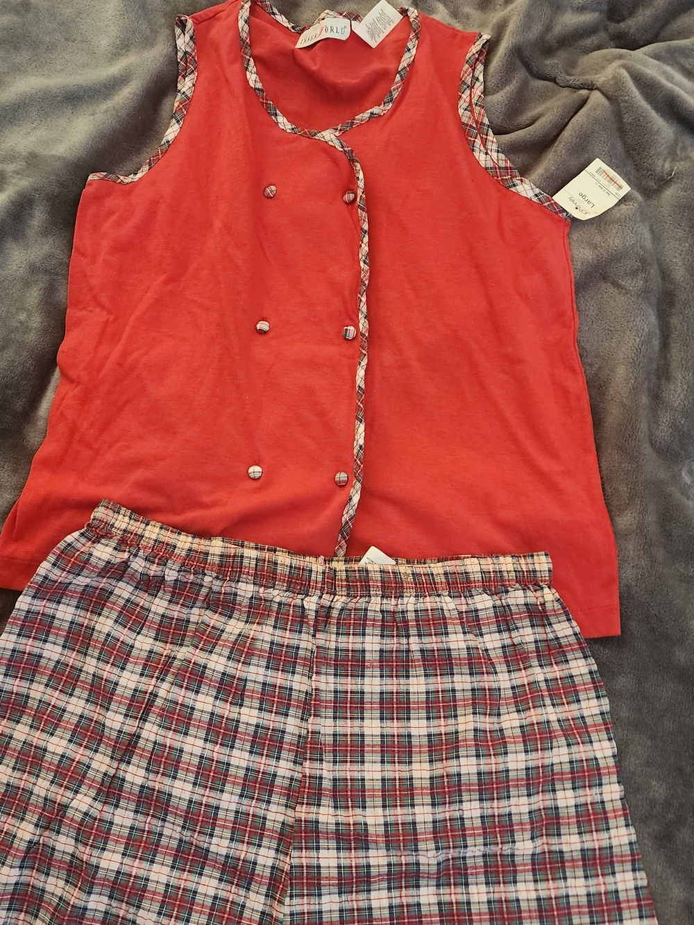 NWT Ladies Red  Pajama Top with Plaid Trim and Matching Plaid Shorts Size Large